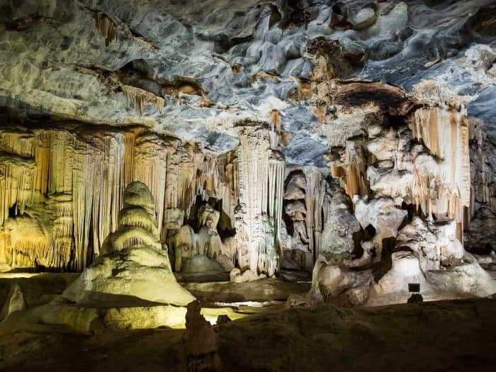 Meerkats, Mountains and Caves in Oudtshoorn, South Africa