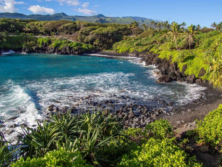 16 Stunning Road to Hana Stops in Maui