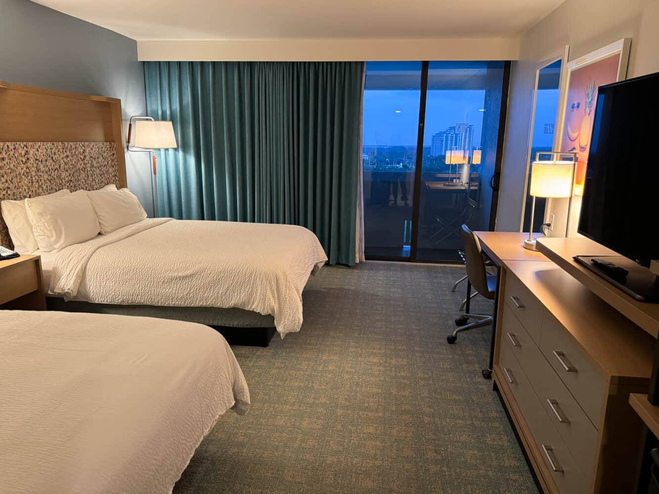 Standard room at Holiday Inn Orlando at Disney Springs 