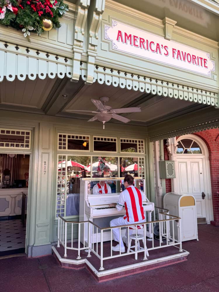 Pianist at Casey's Corner, Magic Kingdom, Disney World, Orlando